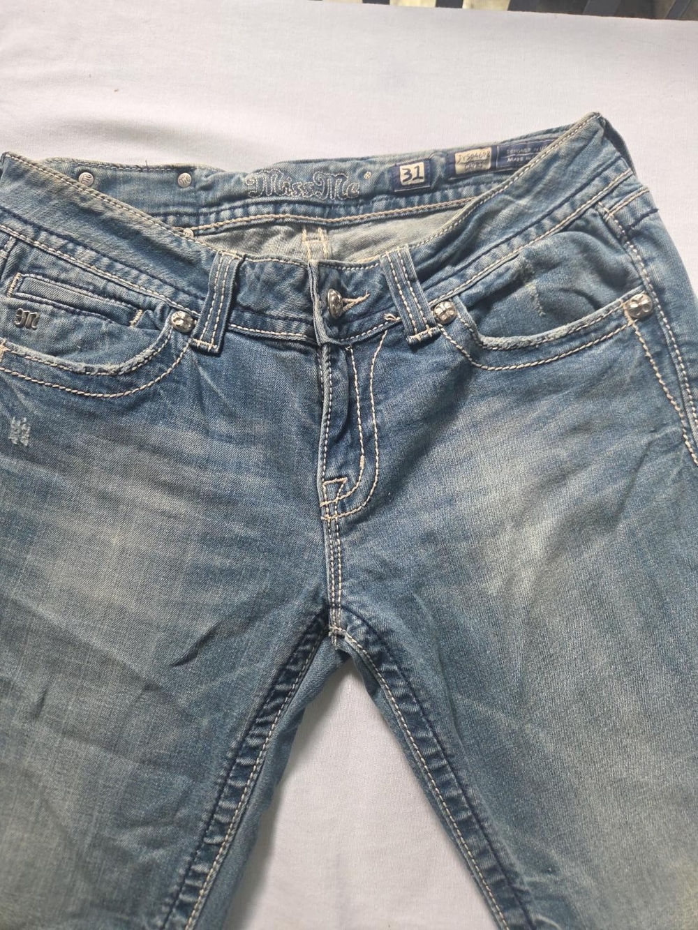 Miss Me Y2K Cross Embellished Capri Jeans Size 31